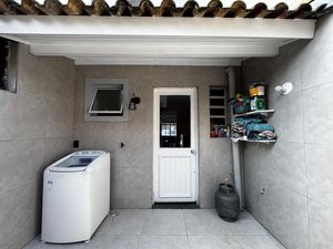 Image 27 - 916379