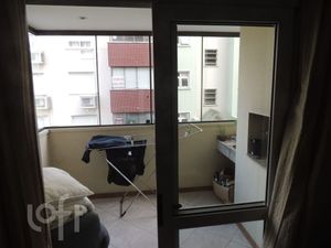 Image 6 - 916381
