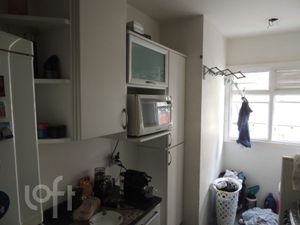 Image 10 - 916381