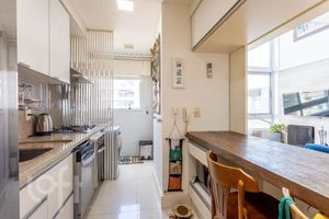 Image 19 - 916389