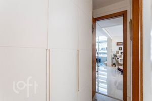 Image 33 - 916389