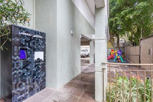 Image 42 - 916389