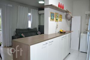 Image 9 - 916393