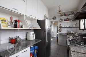 Image 4 - 916394
