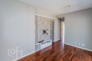 Image 4 - 916395