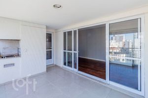 Image 25 - 916395