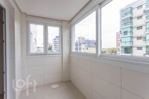 Image 11 - 916397