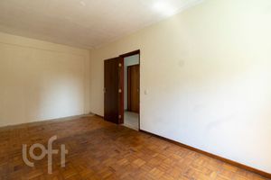 Image 17 - 916406