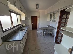 Image 10 - 916407