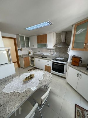 Image 17 - 916411