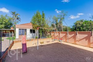 Image 8 - 916419