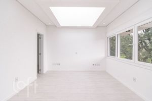 Image 30 - 916423