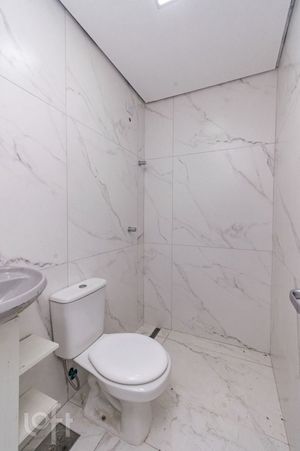 Image 35 - 916423