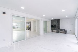 Image 5 - 916423