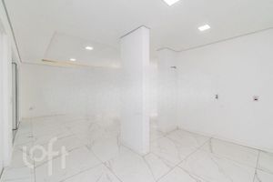 Image 22 - 916423