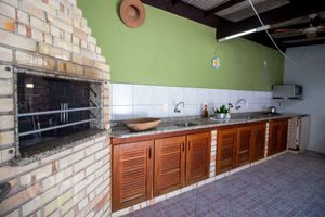 Image 25 - 916425