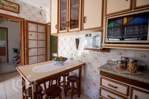 Image 22 - 916425