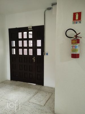 Image 2 - 916426