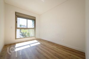 Image 3 - 916439