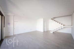 Image 1 - 916444