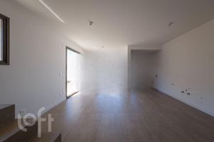 Image 4 - 916446