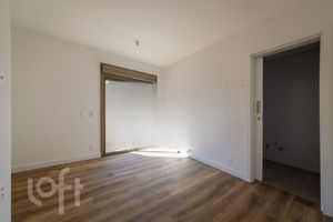 Image 9 - 916446