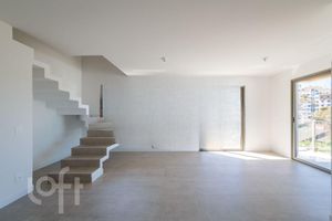 Image 6 - 916446