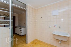Image 31 - 916458