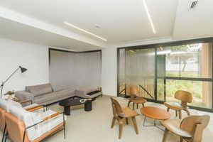 Image 19 - 916459