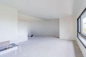 Image 5 - 916460