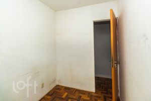 Image 16 - 916467