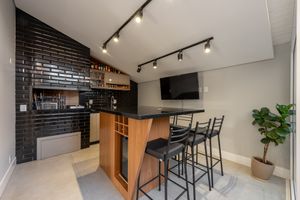 Image 4 - 916471