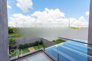 Image 4 - 916472