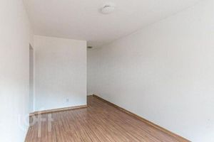Image 12 - 916476
