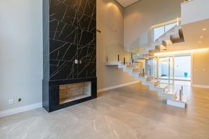 Image 6 - 916479