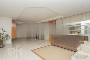 Image 7 - 916480