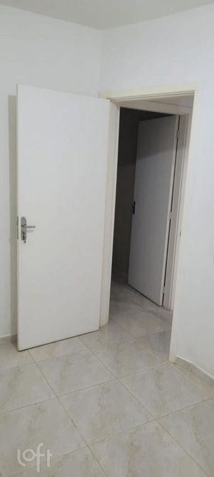 Image 1 - 916482