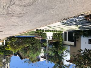 Image 10 - 916485