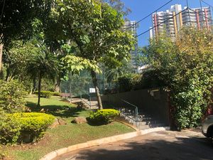 Image 16 - 916485