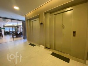 Image 10 - 916486