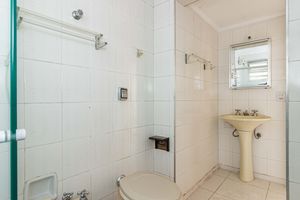 Image 13 - 916487