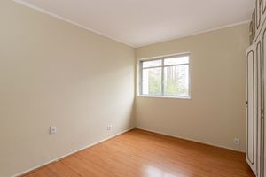 Image 17 - 916487