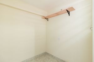 Image 35 - 916487