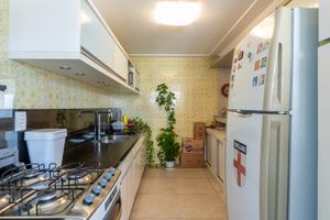 Image 12 - 916496