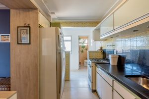 Image 13 - 916496