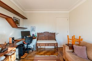 Image 21 - 916496