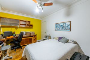 Image 19 - 916496