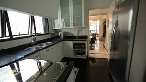 Image 5 - 916499
