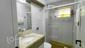 Image 18 - 916500