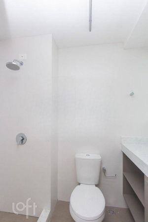 Image 15 - 916506